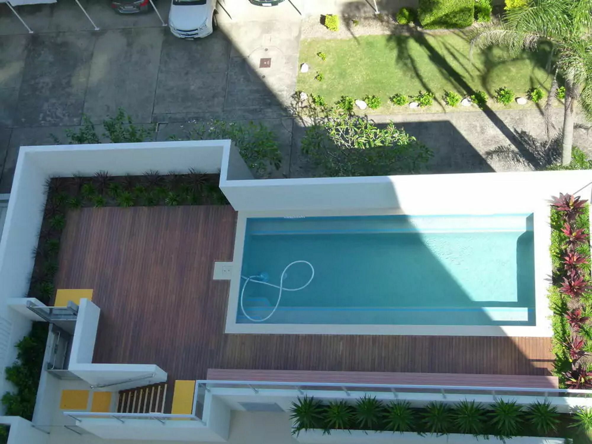 Pure Kirra Aparthotel